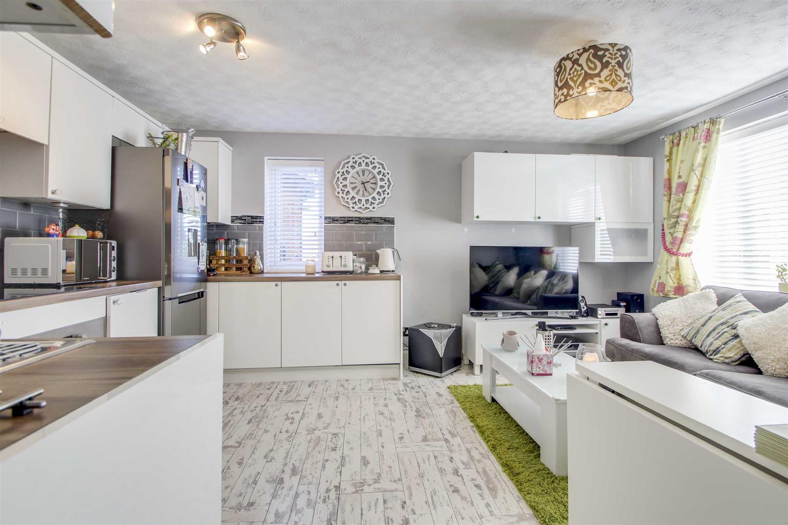 1 bed property in Tenterden Crescent, Milton Keynes
